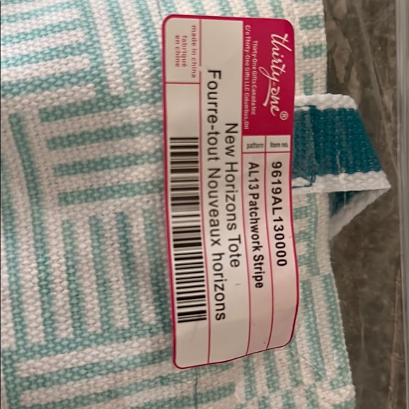 New with Tags!  Thirty-one -New Horizons Tote - Picture 7 of 7